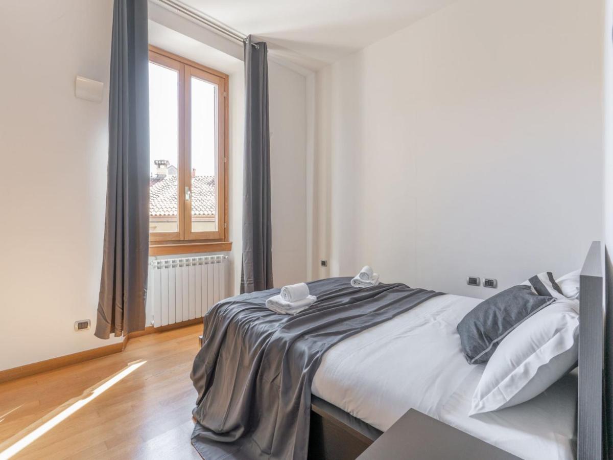 The Rent - Modern Two-bedroom Near Navigli Mailand